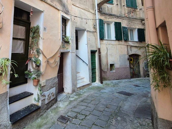 Appartamento bilocale in vendita in Centro Storico Sant'Ampelio, Bordighera