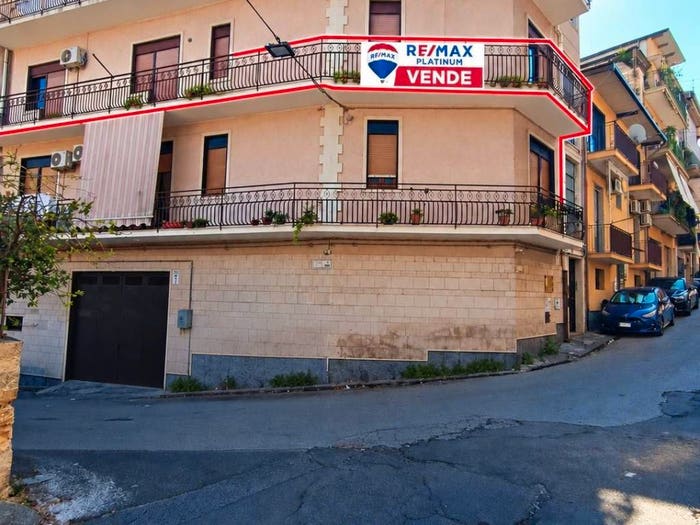 Appartamento con 6 locali in vendita in Via Trento, Palagonia