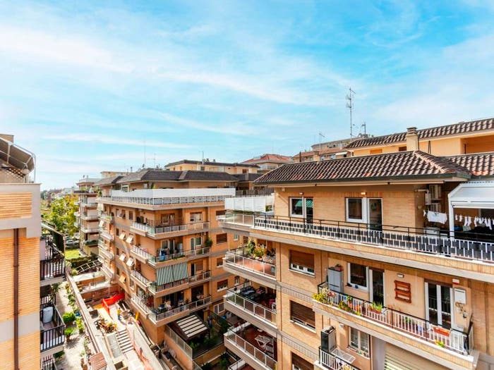 Appartamento trilocale in vendita in Via Quintilio Varo, Appio Claudio Statuario, Roma