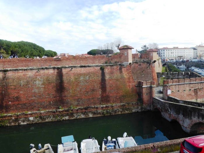 Casa con 6 locali in vendita in Scali delle Pietre, Quartiere Venezia, Livorno