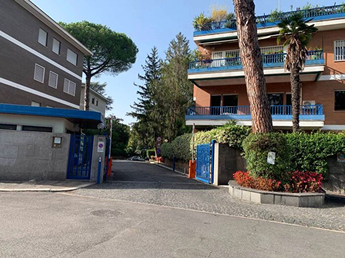 Appartamento con 5 locali in vendita in Via Decio Filipponi, Balduina, Roma