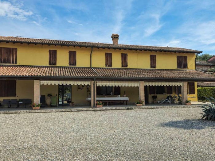 Casa con 6 locali in vendita in Strada Mulattiera Inferiore, Baganzola Aeroporto, Parma