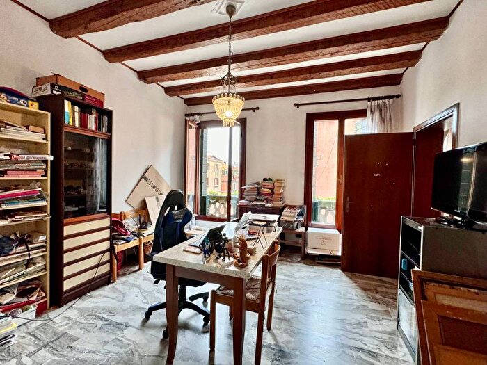 Appartamento bilocale in vendita in Campo Sant'Agostin, San Polo, Venezia