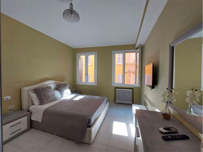 Appartamento trilocale in vendita in Centro Storico, Modena