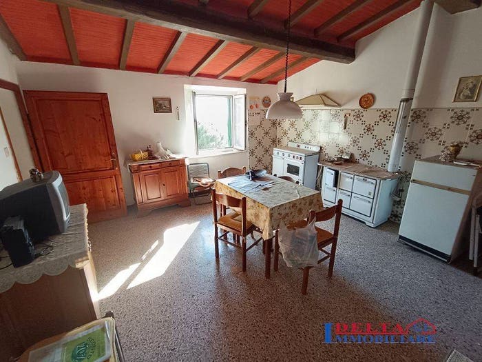 Casa bilocale in vendita in Castellina Marittima