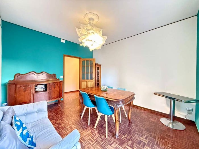 Appartamento trilocale in vendita in Piazza Rodolfo Carabelli, Centro, Meina