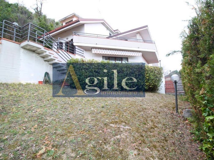 Casa con 6 locali in vendita in via umberto giordano, Ascoli Piceno