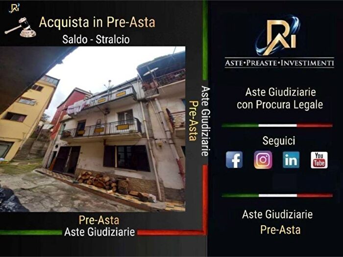 Appartamento con 6 locali in vendita in Via Monte Poro, Centro, Rosarno