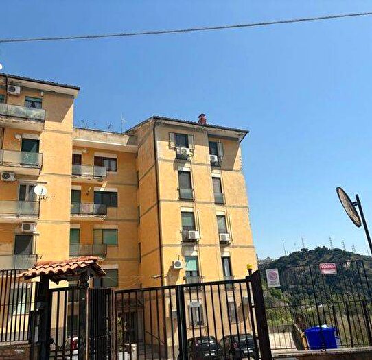 Appartamento quadrilocale in vendita in Via Domenico Marincola Pistoia, Sala, Catanzaro