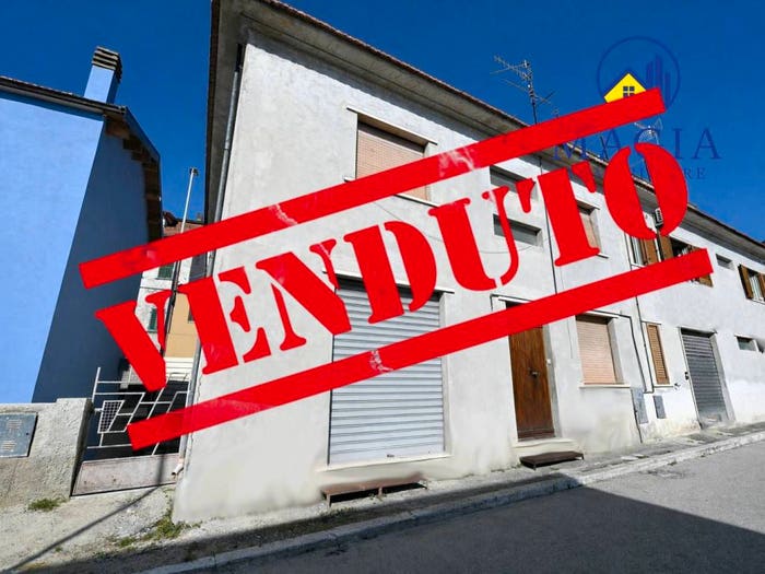 Casa con 6 locali in vendita in Via Salaria, Piattoni Villa Sant'Antonio, Castel di Lama