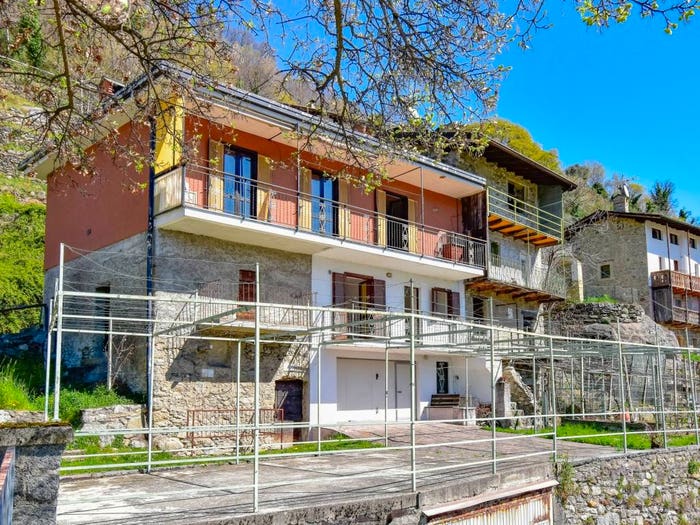 Casa con 6 locali in vendita in Frazione Santa Croce, Santa Croce, Civo