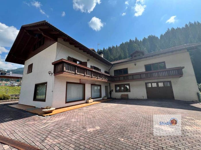 Casa con 6 locali in vendita in Via Caduti di Cima Vallona, Sega, Comelico Superiore