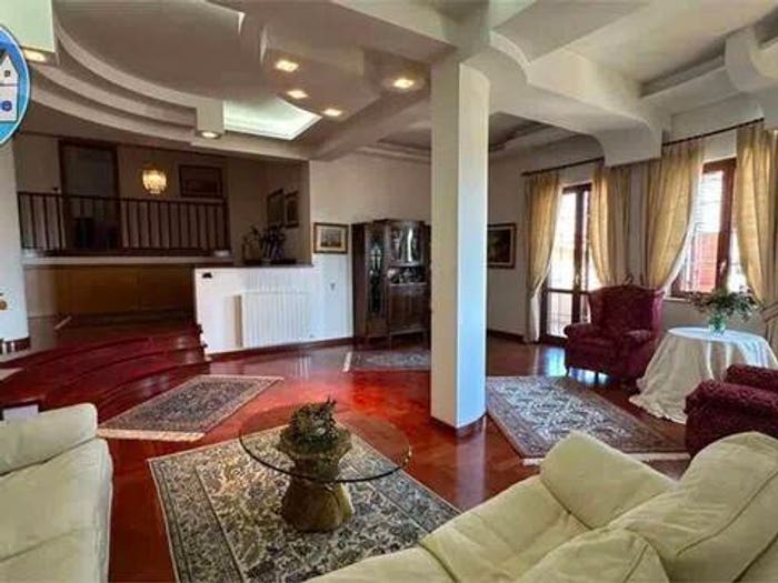 Casa con 6 locali in vendita in Gioia Tauro