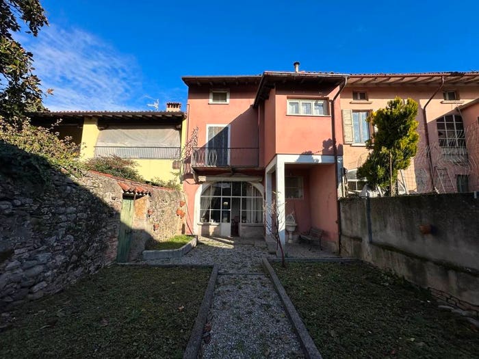 Casa quadrilocale in vendita in Via Pietro Lanfranchi, Centro, Calvagese della Riviera