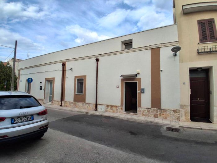 Appartamento trilocale in vendita in Via Giardini Convento, Centro, Pulsano