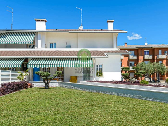Casa con 5 locali in vendita in Via Dante Alighieri, Casoni, Mussolente