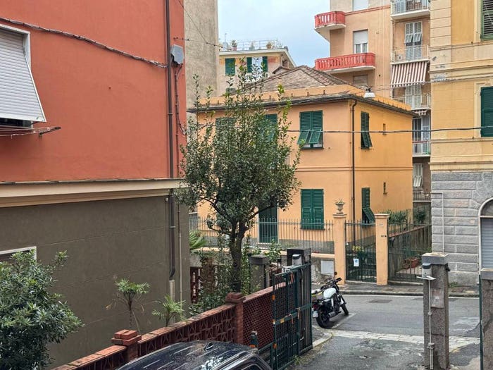 Appartamento trilocale in vendita in Via Teodoro II di Monferrato, Pegli, Genova