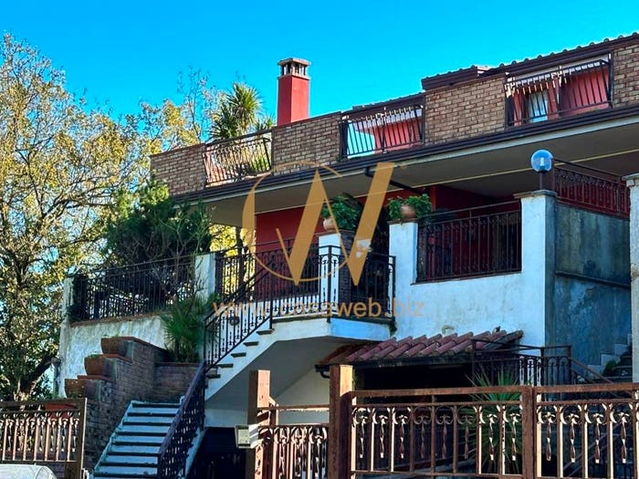 Casa con 6 locali in vendita in Via Vitagliano Rossetti, Casertavecchia Casola, Caserta