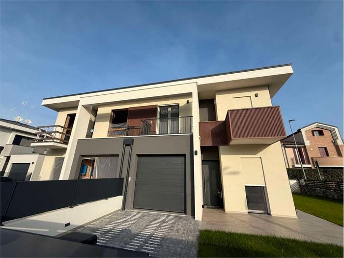 Casa con 6 locali in vendita in Via Ferruccio Lamborghini, San Martino, Ferrara
