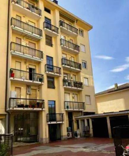 Appartamento trilocale in vendita in Via Monte Grappa, Centro, Tradate