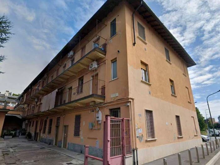 Appartamento trilocale in vendita in via Fratelli Rizzardi, Trenno, Milano