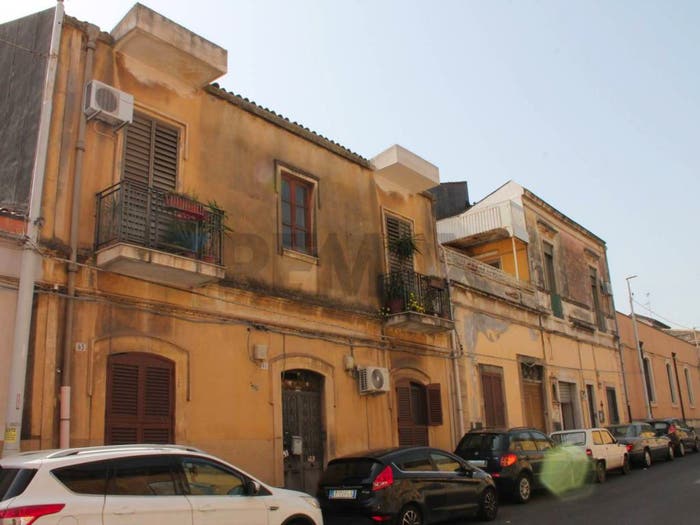 Appartamento con 6 locali in vendita in Via Antonio Merlino, Ballo Cibele, Catania