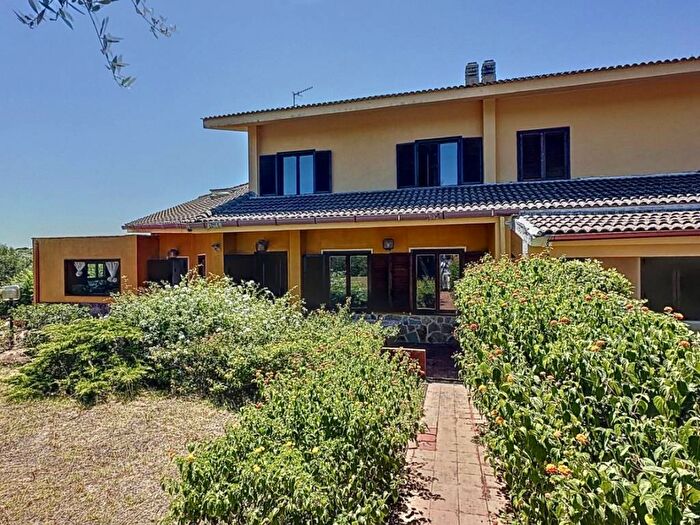 Casa quadrilocale in vendita in Strada Statale SassariOsilo, Serra Secca, Sassari