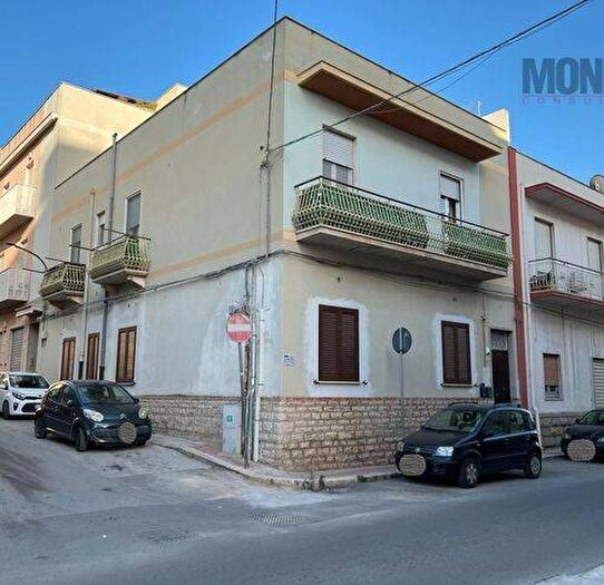 Appartamento quadrilocale in vendita in Via Alessandro Volta, Casa Santa, Erice