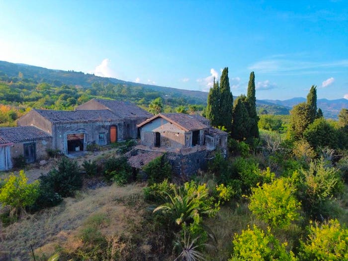 Casa quadrilocale in vendita in Via Coriolano, Giarre