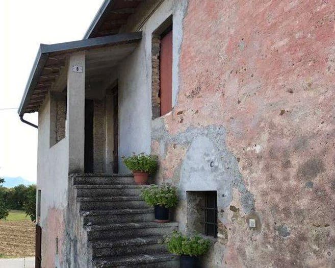 Casa bilocale in vendita in Via Madonna delle Grazie, Bevagna
