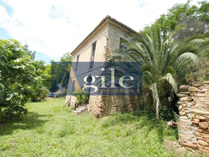 Casa con 6 locali in vendita in via don pino puglisi, Colonnella