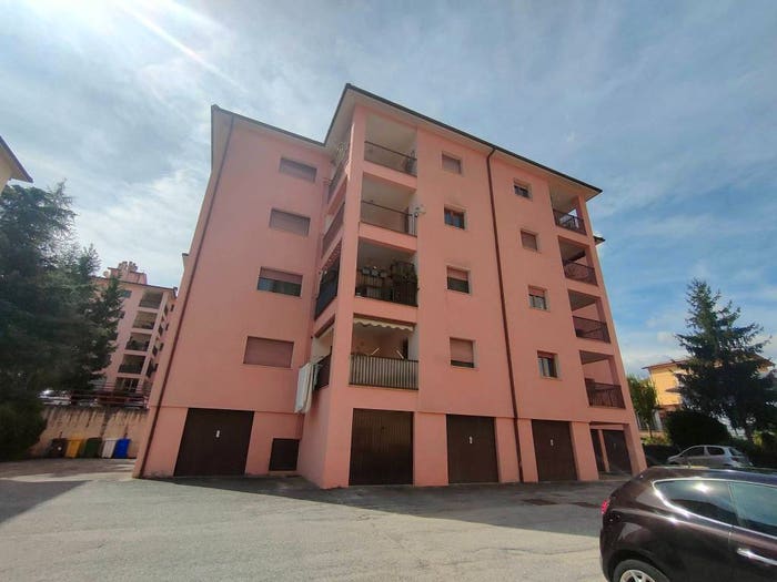 Appartamento quadrilocale in vendita in Coppito Preturo, L'Aquila