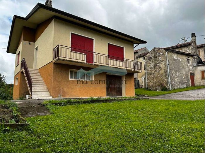 Casa con 6 locali in vendita in Osigo, Fregona