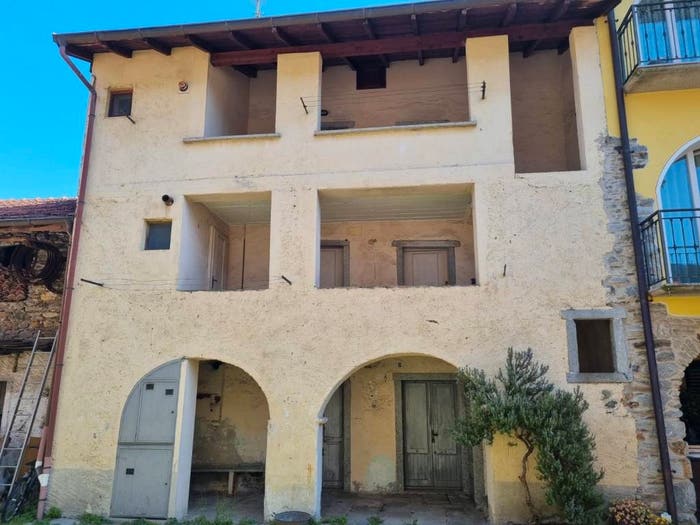 Casa trilocale in vendita in Via dell'Erta, Centro, Cambiasca