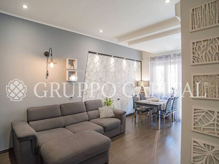 Appartamento trilocale in vendita in Via Todi, Furio Camillo, Roma