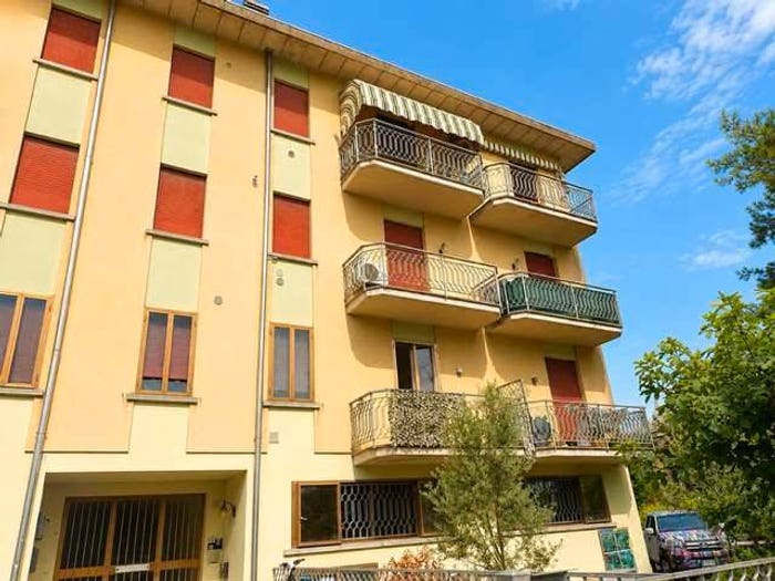 Appartamento con 6 locali in vendita in VIA VERGA, Centro, Mirandola