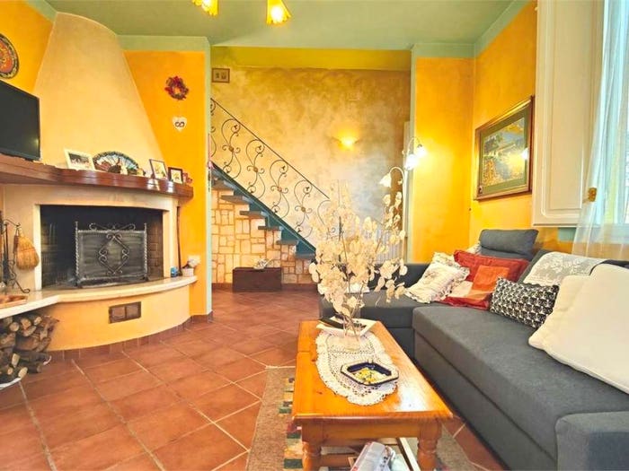 Casa con 6 locali in vendita in Via delle Ville, San Pietro a Vico San Cassiano, Lucca