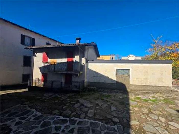 Casa quadrilocale in vendita in Frazione Campori, Castiglione di Garfagnana