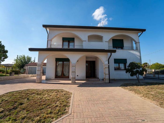 Casa con 5 locali in vendita in Via maggio, Cavarzere