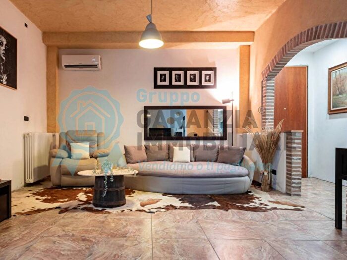 Casa con 6 locali in vendita in Strada Argine Po Sud, San Benedetto Po