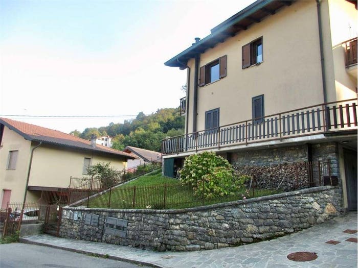 Appartamento trilocale in vendita in Via Sant'Omobono, Selino Basso, Sant'Omobono Terme