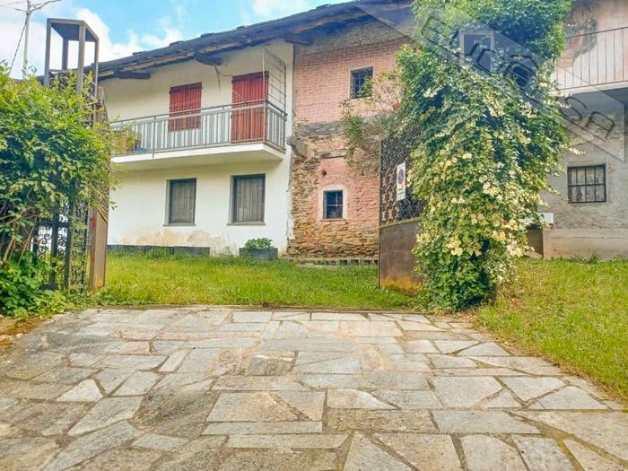 Casa con 6 locali in vendita in Via Cà Bianca, Barge