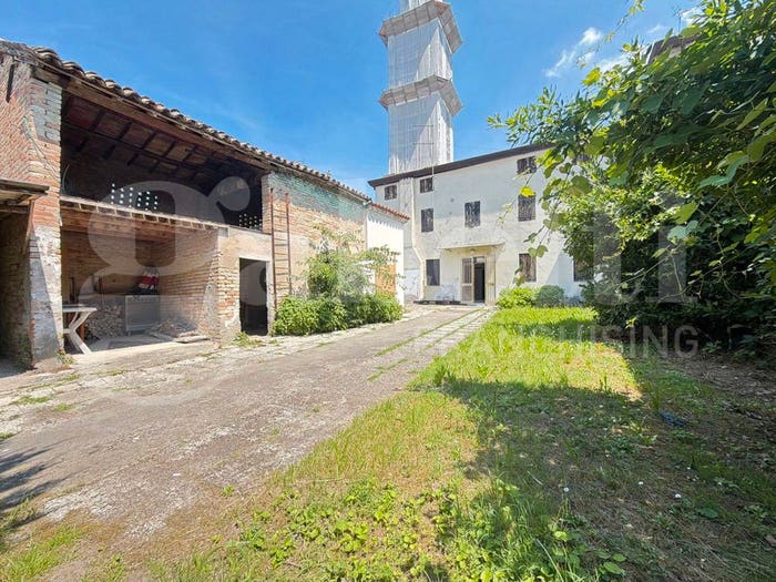 Casa con 6 locali in vendita in Campagnola, Brugine