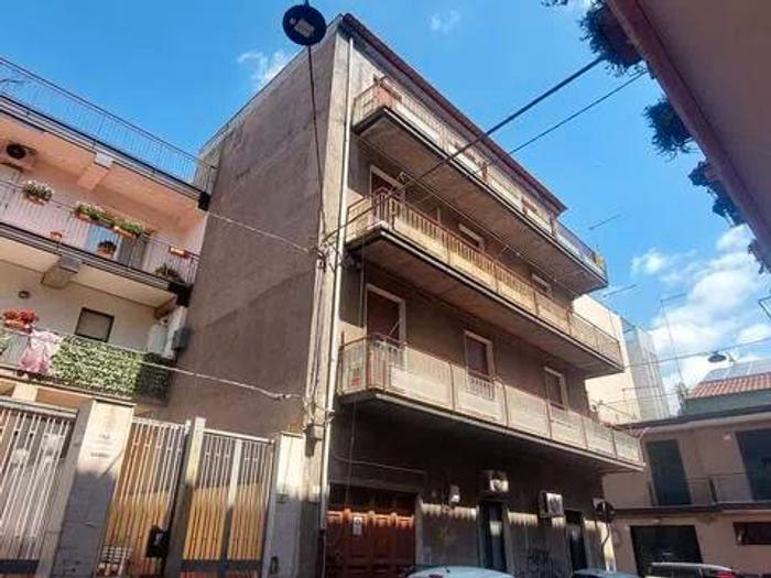 Casa con 6 locali in vendita in Via Ippolito Nievo No Number, Paternò