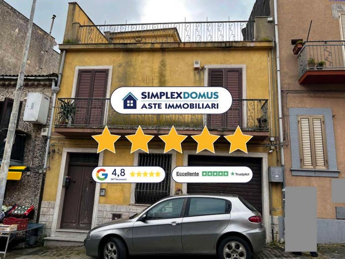Appartamento con 6 locali in vendita in Via Matteo Agosta, Vizzini