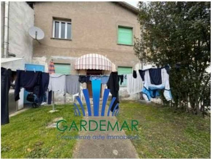 Appartamento con 5 locali in vendita in Via e alberghini, Centro, Goro