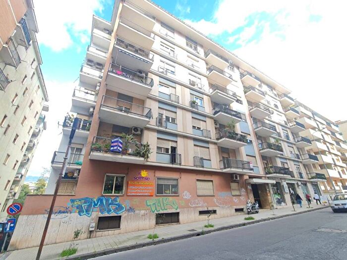 Appartamento con 6 locali in vendita in Centro, Cosenza
