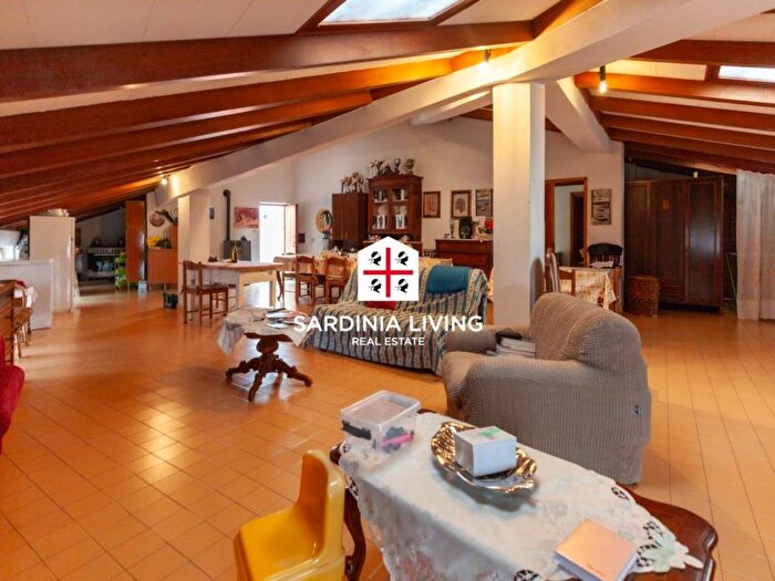 Appartamento con 6 locali in vendita in via Grecia, Sacra Famiglia Bandinu, Olbia