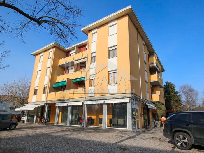 Appartamento quadrilocale in vendita in Via Firenze, Centro, Mirandola