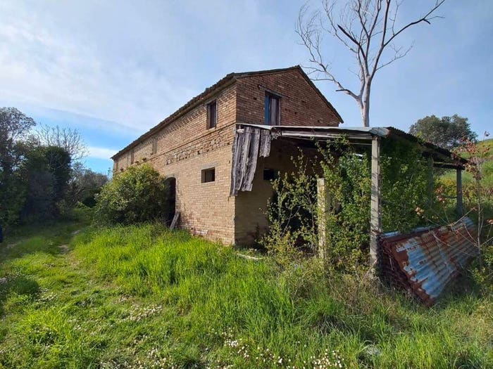 Casa con 6 locali in vendita in via Sant'Orsola, Centro, Montottone